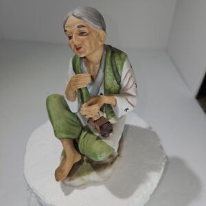 Vintage Homco Old Lady Sewing Grandma Figurine Home Decor Gift Collection #1431
